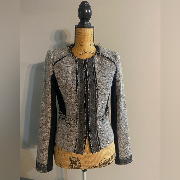 White House Black Market Jackets & Blazers - White House Black Market Sz 2 Gray and Black Tweed Women’s Blazer